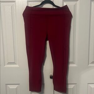 EUC Fabletics Oasis High Waisted Pure Luxe Capri Legging Size Large